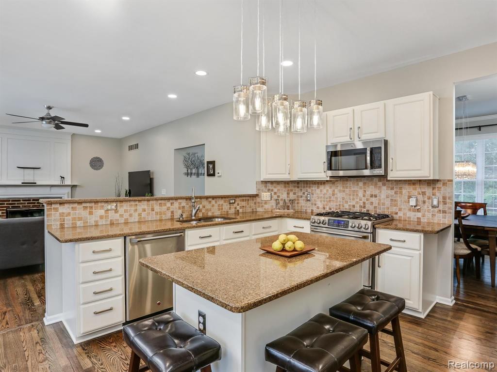 1861 Beaver Creek Drive Rochester, MI 48307 - Photo 12 of 46