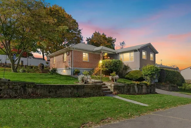 $320,000 | 186 Hubbell Avenue, Waterbury, CT 06708