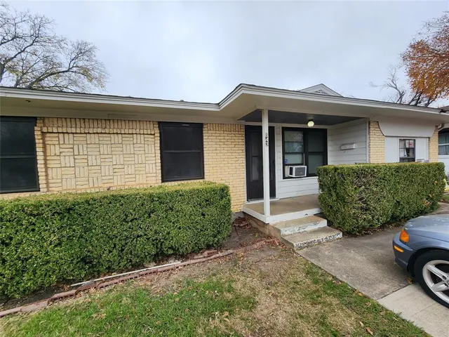 $2,000 | 843 Harbor Drive, Lewisville, TX 75057