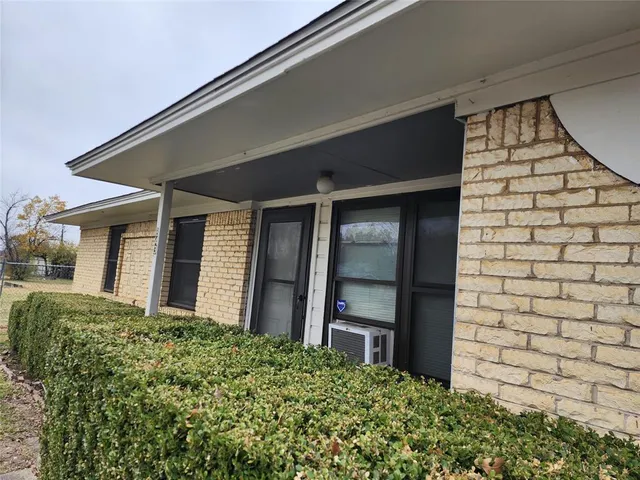 $2,000 | 843 Harbor Drive, Lewisville, TX 75057