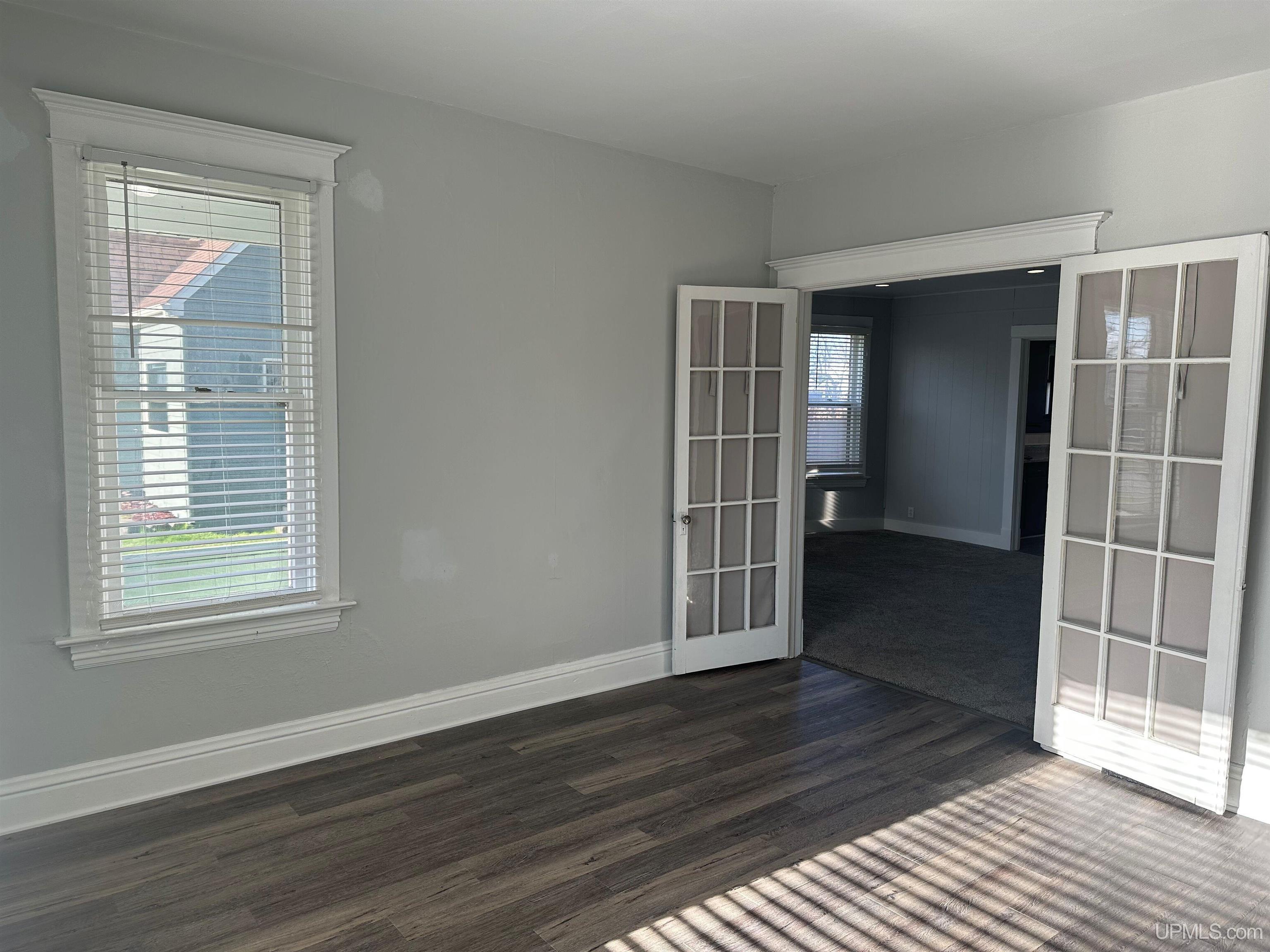 910 South 13th Street Escanaba, MI 49829 - Photo 4 of 13