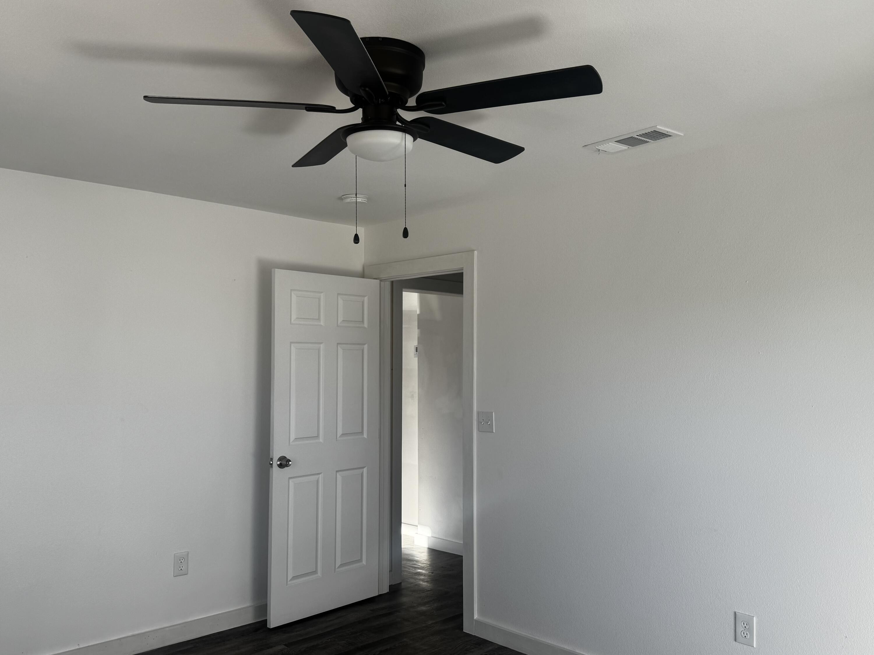 1603 9th Street Levelland, TX 79336 - Photo 8 of 11 IMG_3359