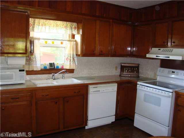 292 Gun Club Road Advance, NC 27006 - Photo 4 of 16 Kitchen.
