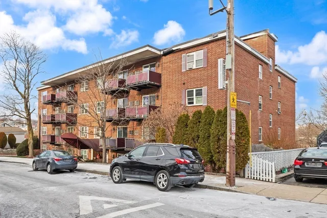 $349,999 | 70 Warren Avenue, Unit 18, Chelsea, MA 02150