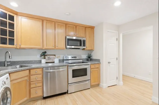 $349,999 | 70 Warren Avenue, Unit 18, Chelsea, MA 02150