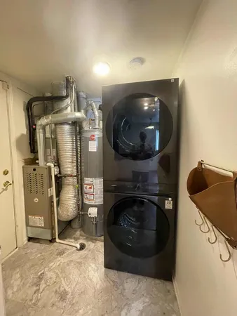 $2,250 | 211 East Oneida Avenue, Unit G, Bartlett, IL 60103
