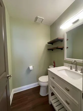 $2,250 | 211 East Oneida Avenue, Unit G, Bartlett, IL 60103