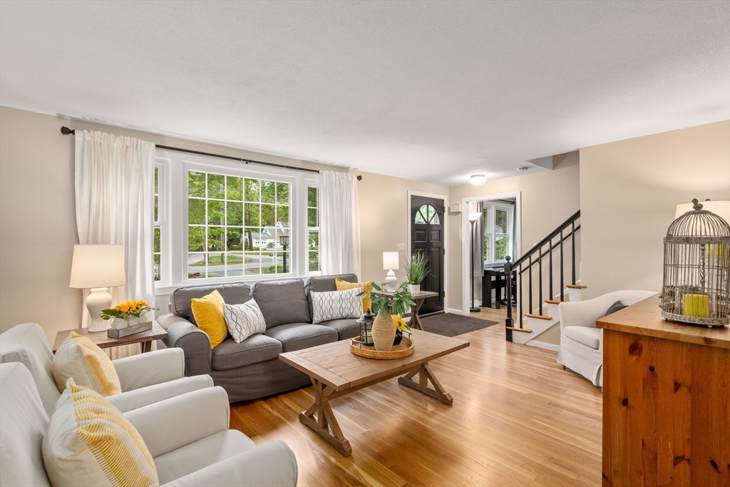 204 Haynes Road Sudbury, MA 01776 - Photo 3 of 36