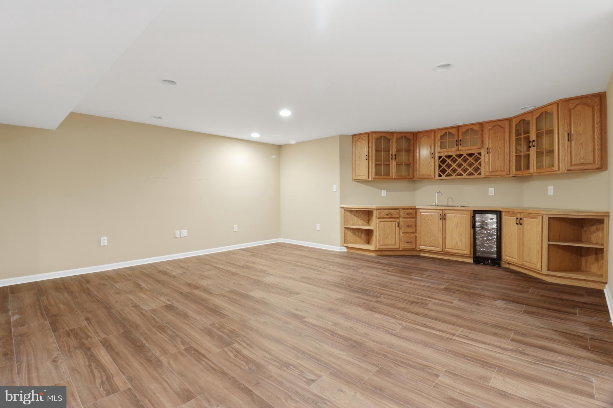 472 Haystack Drive Newark, DE 19711 - Photo 39 of 51 Wet Bar with wine fridge and sink