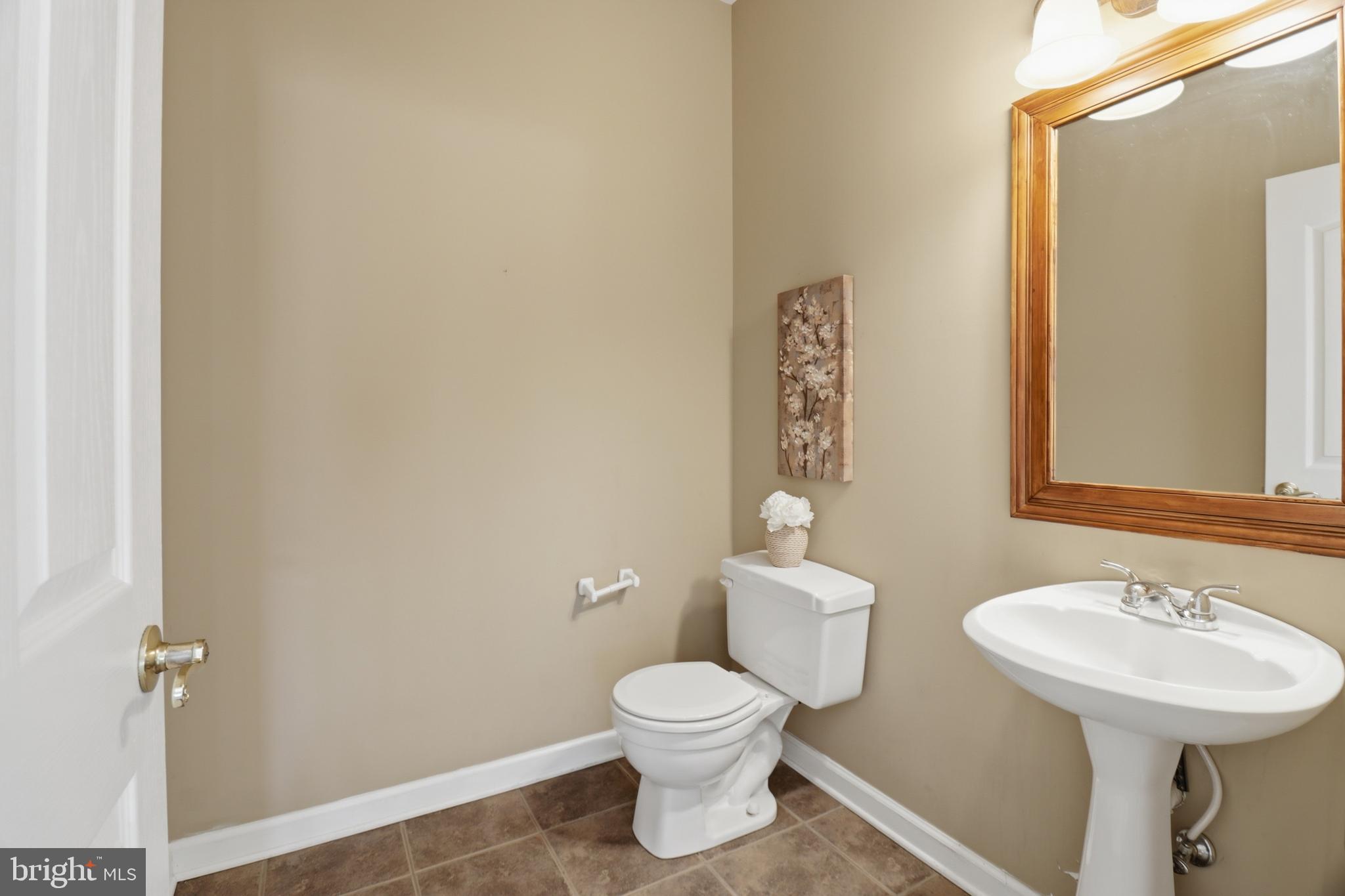 472 Haystack Drive Newark, DE 19711 - Photo 5 of 51 Powder Room