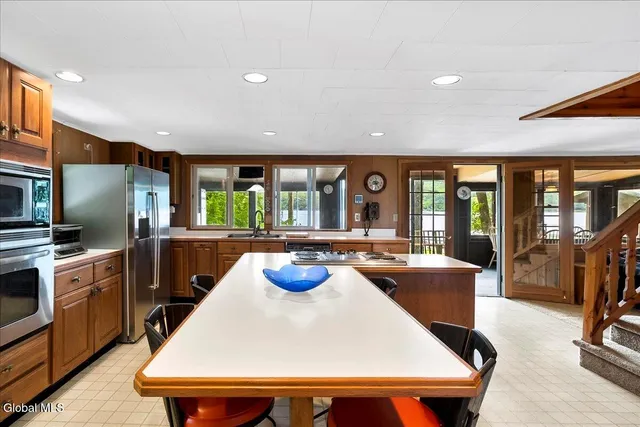 $599,000 | 9 Chippewa Loop, Horicon, NY 12815