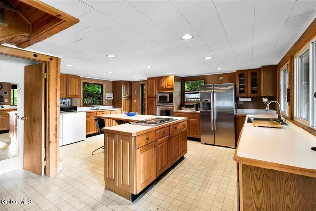 $599,000 | 9 Chippewa Loop, Horicon, NY 12815