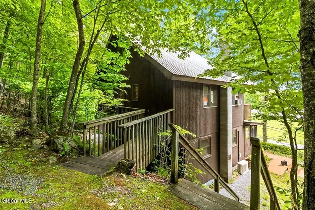 $599,000 | 9 Chippewa Loop, Horicon, NY 12815