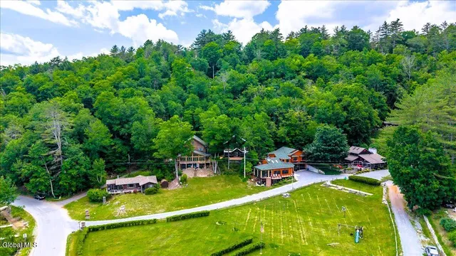 $599,000 | 9 Chippewa Loop, Horicon, NY 12815