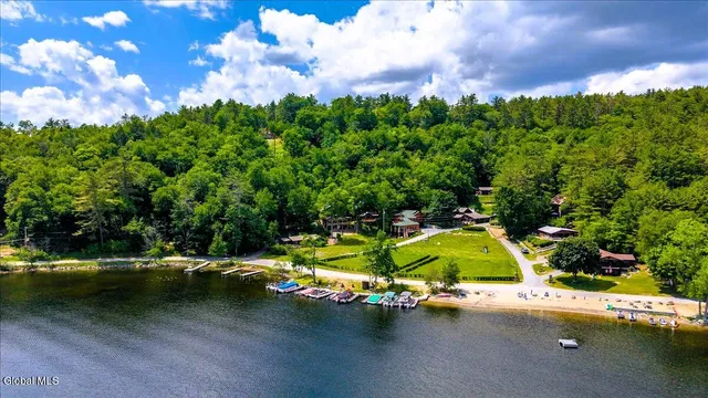 $599,000 | 9 Chippewa Loop, Horicon, NY 12815