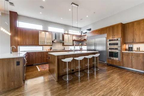 $1,799,500 | 6536 Lake Cir Drive, Dallas, TX 75214