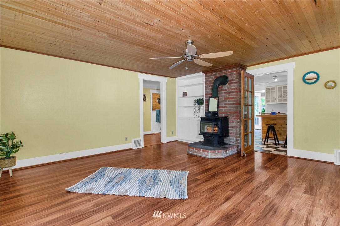 2039 Delphi Road Southwest Olympia, WA 98512 - Photo 4 of 35 Gallery Image 4