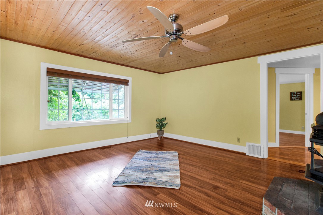 2039 Delphi Road Southwest Olympia, WA 98512 - Photo 5 of 35 Gallery Image 5