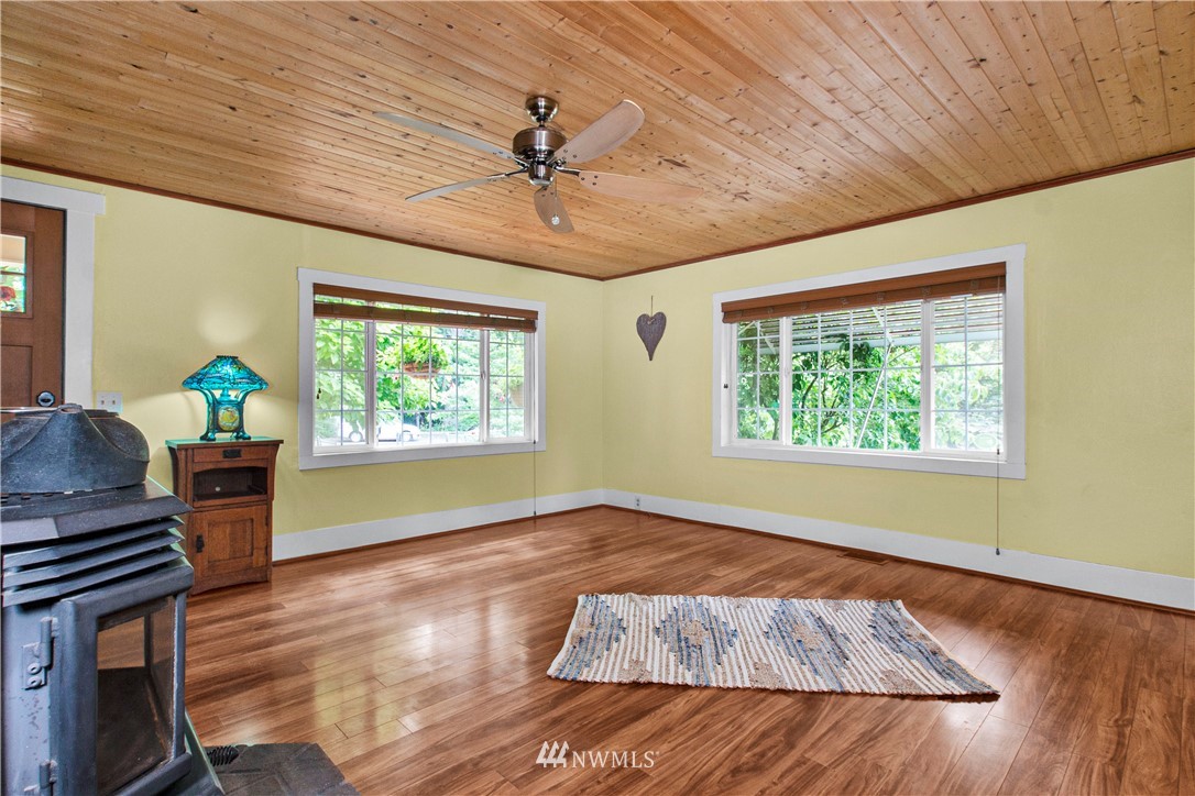 2039 Delphi Road Southwest Olympia, WA 98512 - Photo 6 of 35 Gallery Image 6