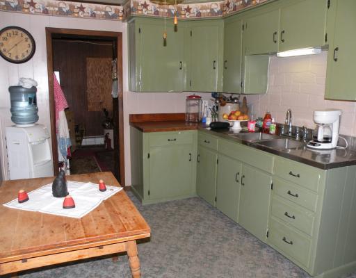 44 Blom Road Grove City, PA 16127 - Photo 8 of 8 Kitchen.