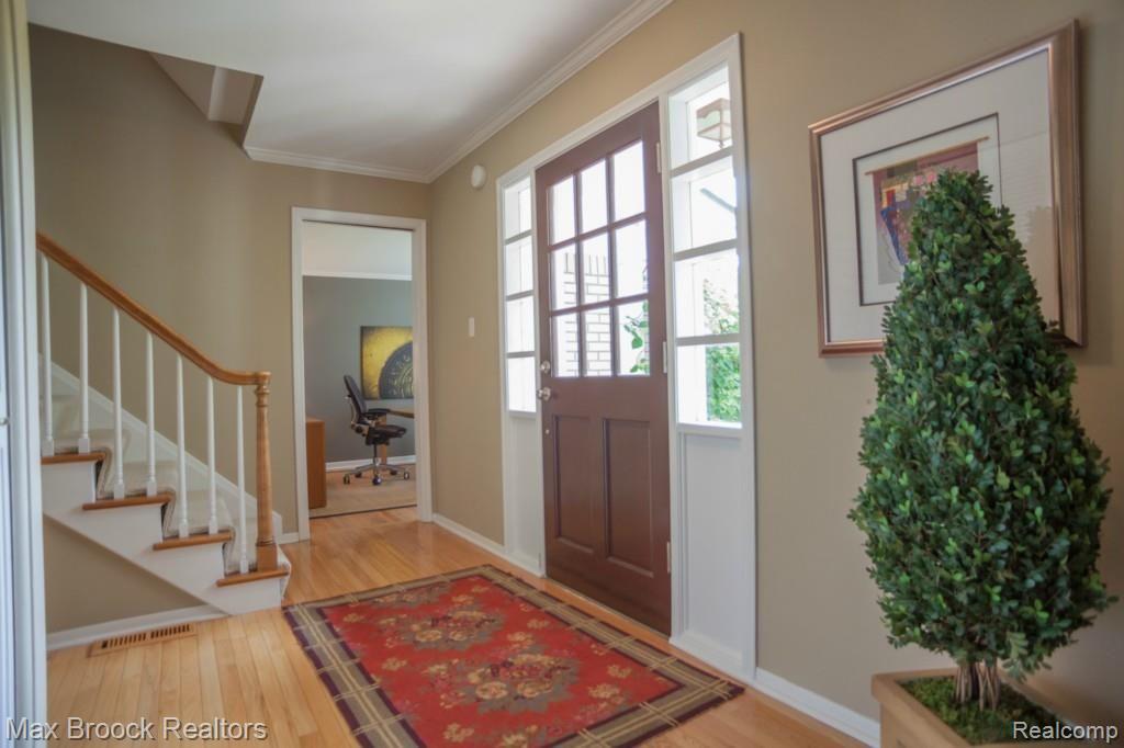 2715 Hunters Hill Road Bloomfield Hills, MI 48304 - Photo 4 of 45 IMG_1865.jpg