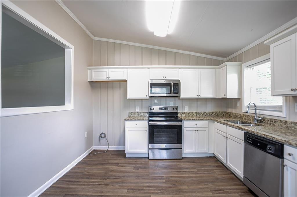 2460 Tyler Way Decatur, GA 30032 - Photo 9 of 33