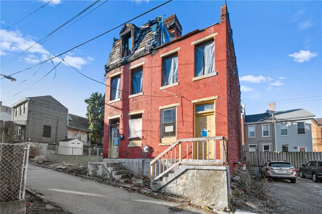 246 Ater Way Pittsburgh, PA 15201 - Photo 7 of 8
