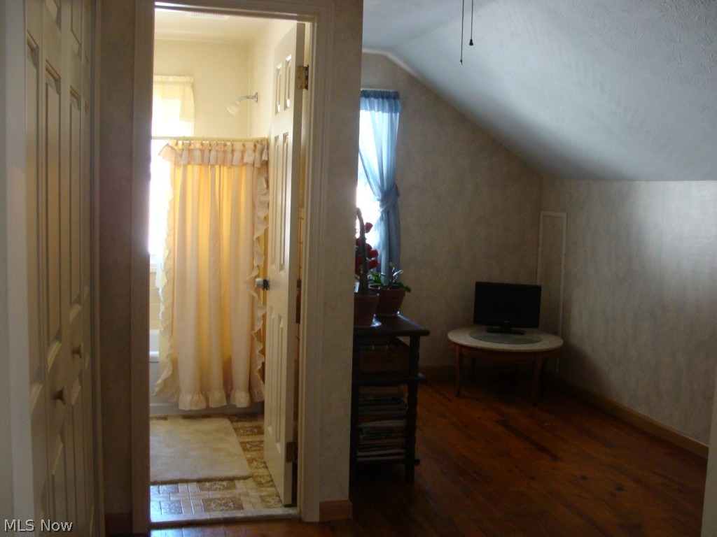 4847 South Sedgewick Road Cleveland, OH 44124 - Photo 15 of 25 Master Full Bath and dressing area
