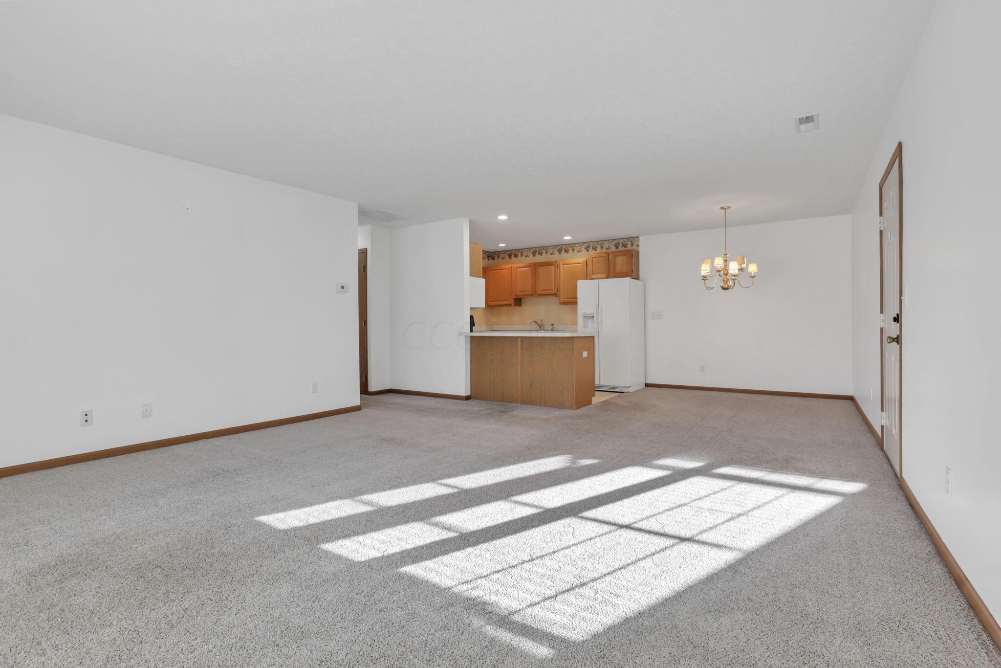 265 Goose Pond Road, Unit B Newark, OH 43055 - Photo 7 of 37 Living room