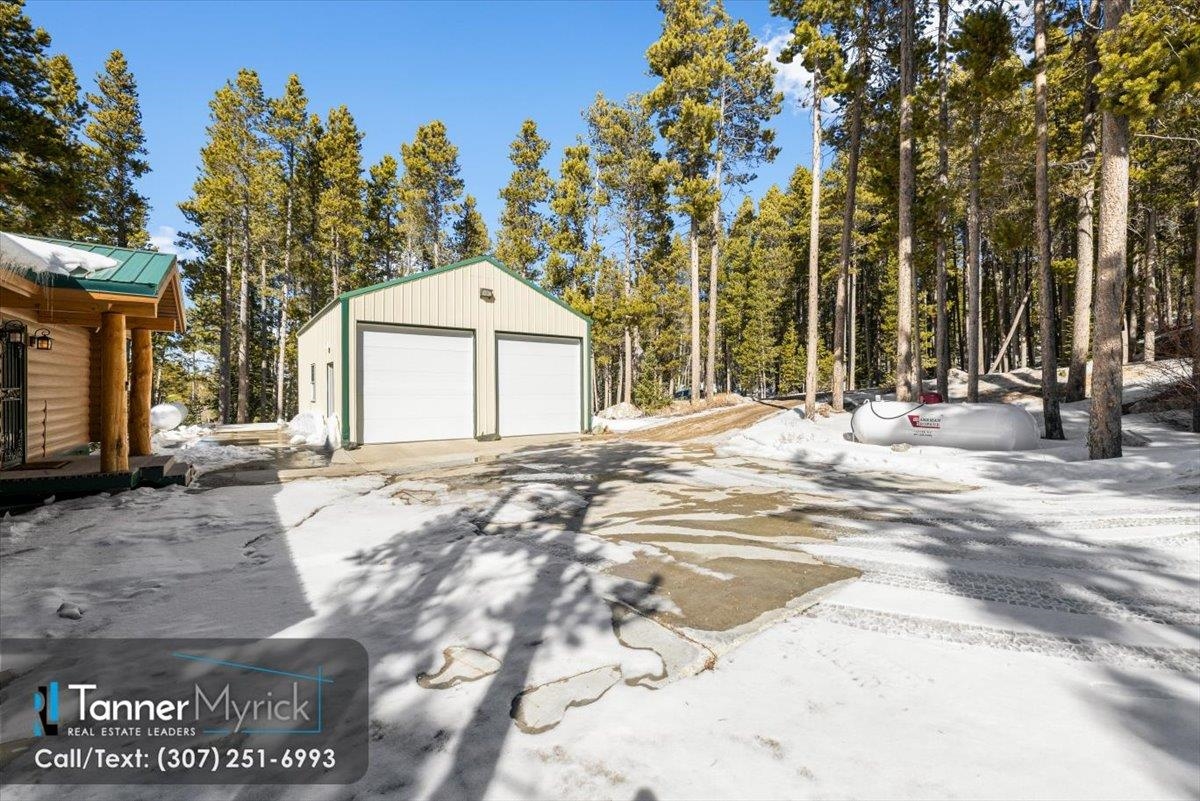 2125 Hogadon Road Casper, WY 82601 - Photo 4 of 33