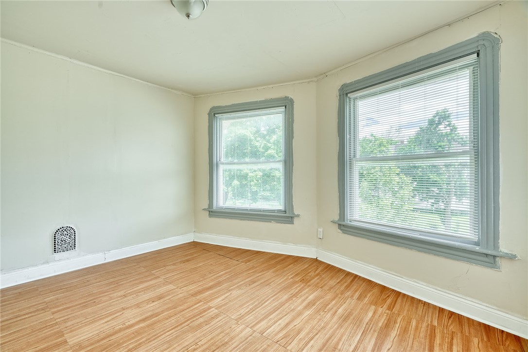 498 Emerson Street Rochester, NY 14613 - Photo 20 of 39