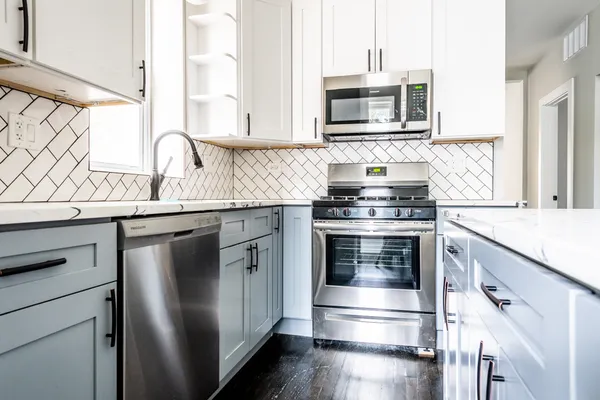 $3,000 | 1435 North Washtenaw Avenue, Unit 1, Chicago, IL 60622