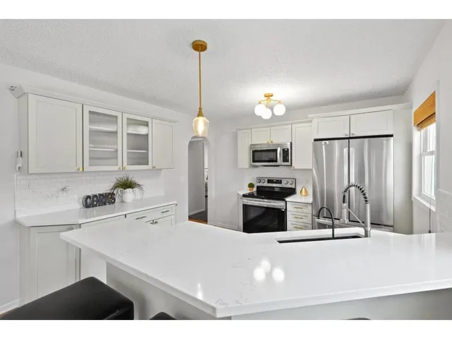 $3,200 | 25455 Nelsine Drive, Shorewood, MN 55331