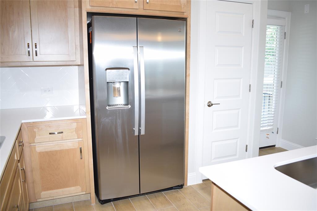 2605 Sam Bass Road, Unit 25 Round Rock, TX 78681 - Photo 17 of 25 a bathroom with a bathtub and shower