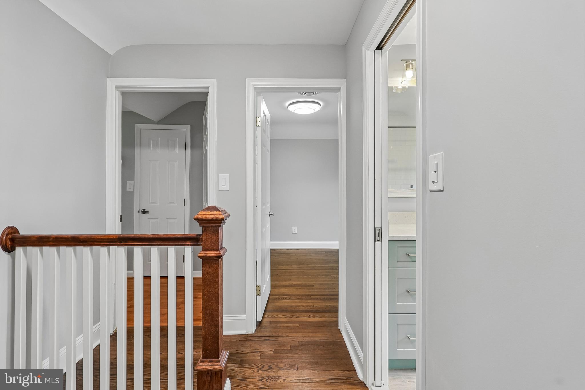 820 Philadelphia Avenue Silver Spring, MD 20910 - Photo 34 of 55 Hallway