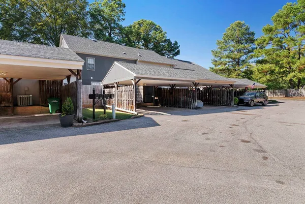 $296,900 | 6997 Fords Station Road, Unit 16, Germantown, TN 38138