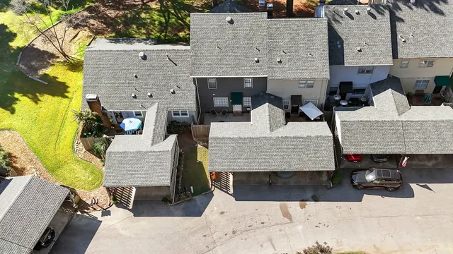 an aerial view of a livingroom with seating space