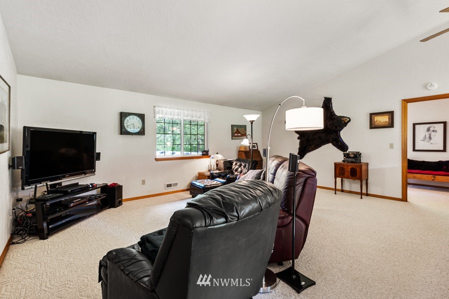 16825 Reichel Road Southeast Rainier, WA 98576 - Photo 32 of 36 Gallery Image 32