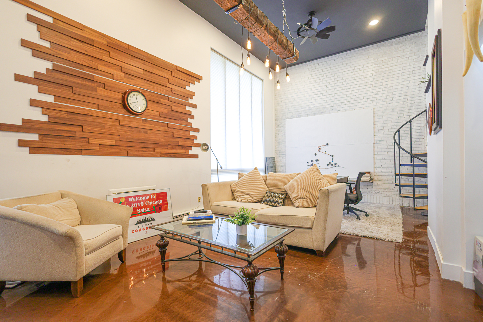 40 North Tower Road, Unit 1E Oak Brook, IL 60523 - Photo 3 of 15 a living room with furniture and a wooden floor