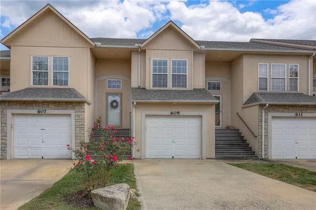 $237,000 | 609 South Woodson Lane, Gardner, KS 66030
