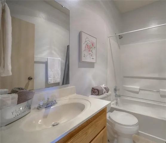 $237,000 | 609 South Woodson Lane, Gardner, KS 66030