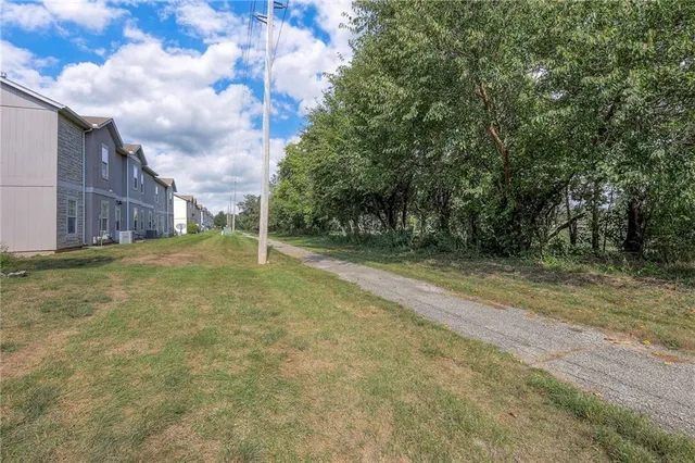 $237,000 | 609 South Woodson Lane, Gardner, KS 66030