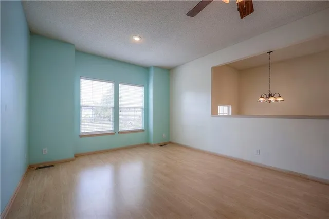 $237,000 | 609 South Woodson Lane, Gardner, KS 66030