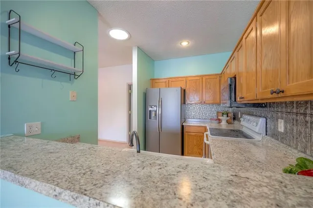 $237,000 | 609 South Woodson Lane, Gardner, KS 66030