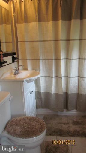 4600 Raspe Avenue Baltimore, MD 21206 - Photo 14 of 19 Bath