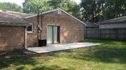 138 Queenswood Road Bolingbrook, IL 60440 - Photo 2 of 9