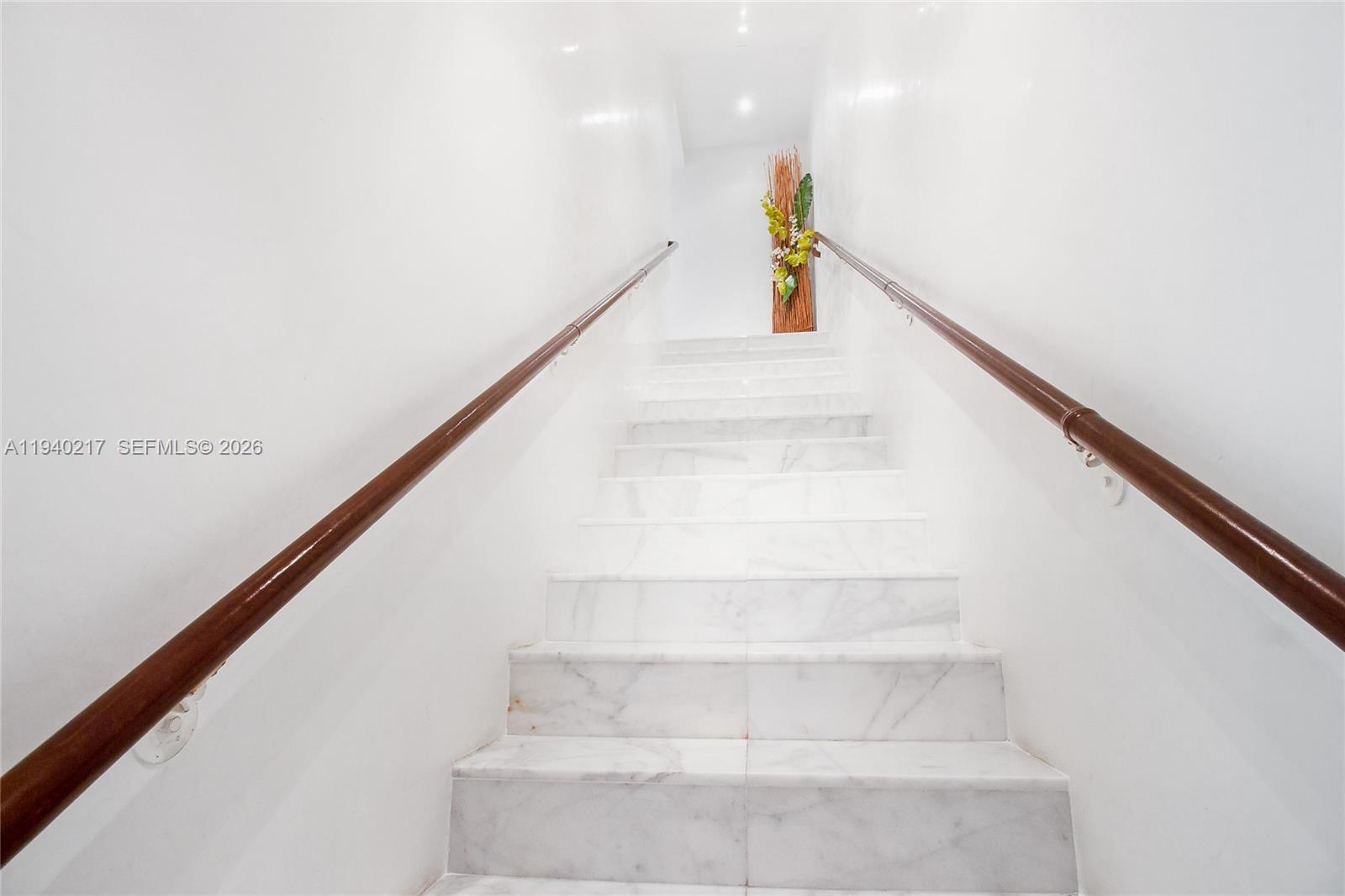 1643 Brickell Avenue, Unit 2902 Miami, FL 33129 - Photo 14 of 32 a view of entryway