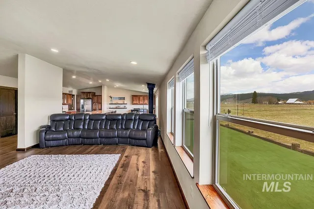 $1,279,000 | 13100 Farm To Market Road, McCall, ID 83638