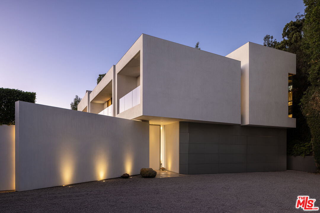 833 Stradella Road Los Angeles, CA 90077 - Photo 1 of 1 Gallery Image 1