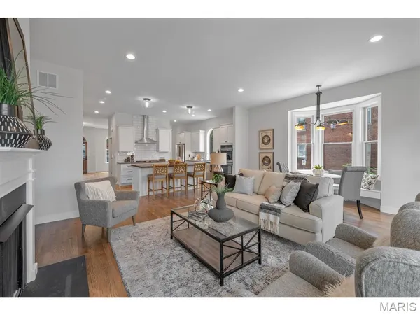 $1,275,000 | 2205 Hickory Street, St. Louis, MO 63104